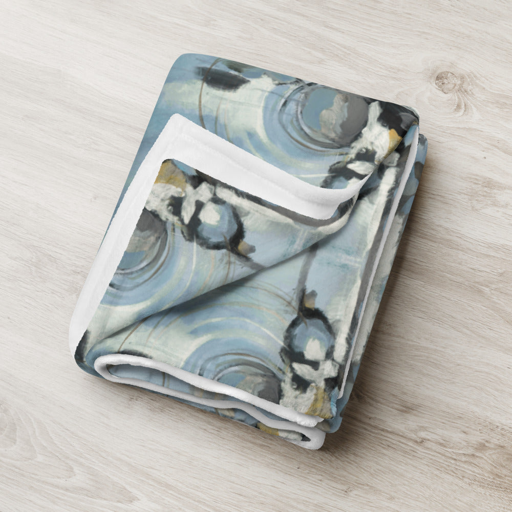Soothe the soul, Blue Throw Blanket